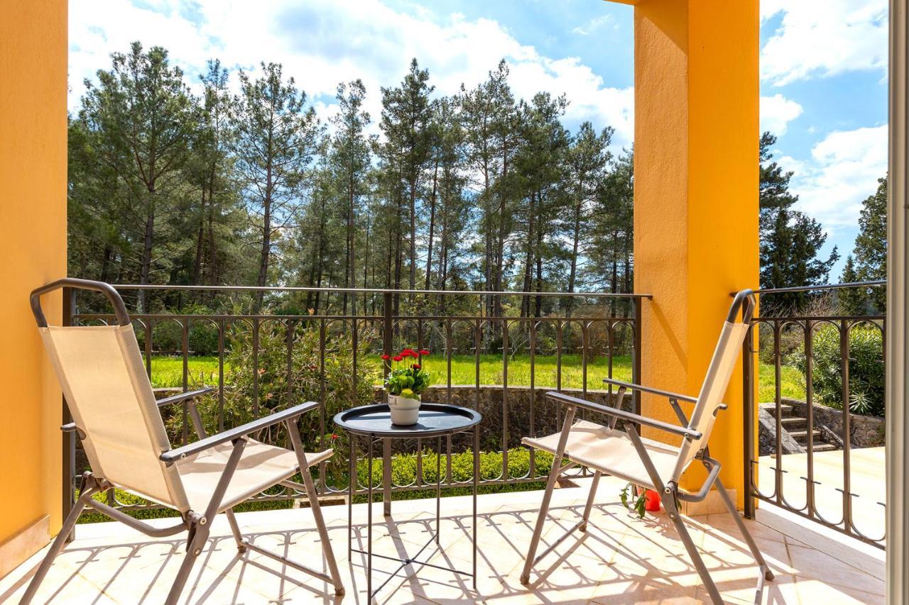 Spyrelia Villa With Private Pool & Outdoor Hot Tub Dassia  Zewnętrze zdjęcie